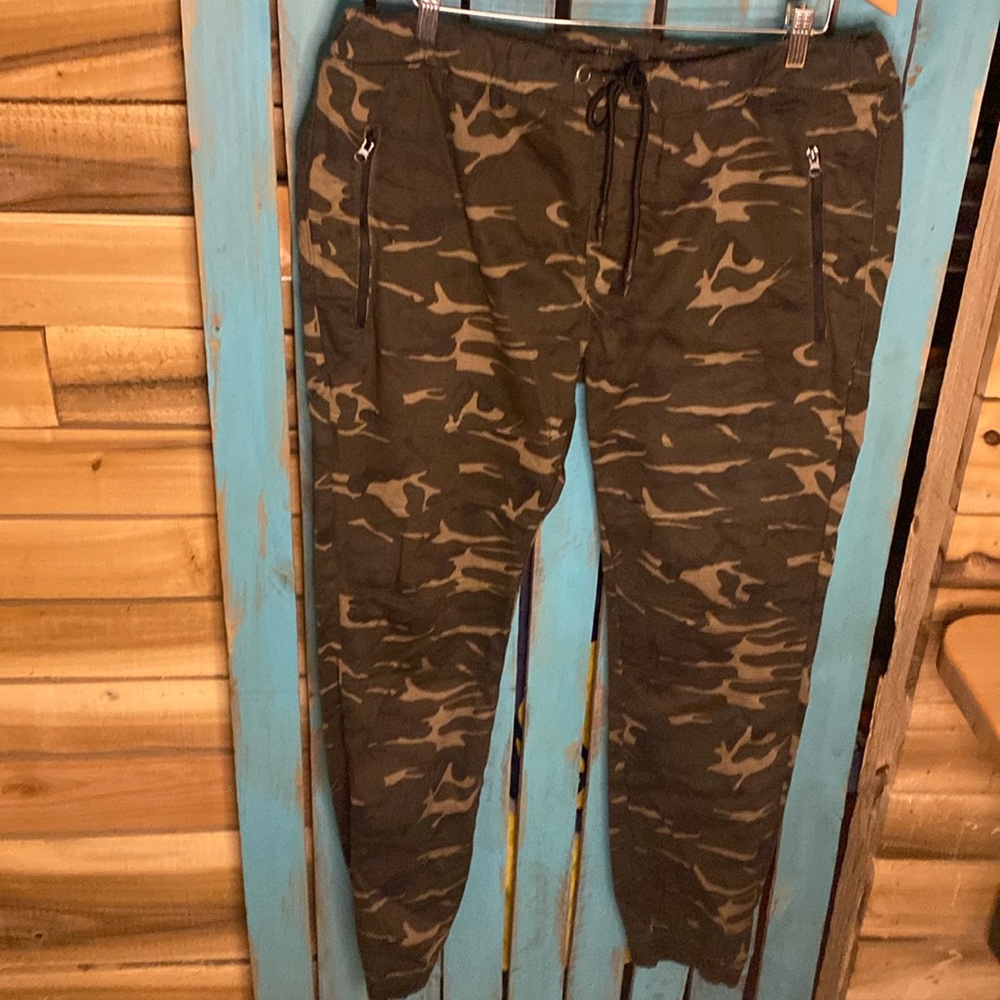 Steve’s Jeans denim camo joggers size large green brown tan black drawstring